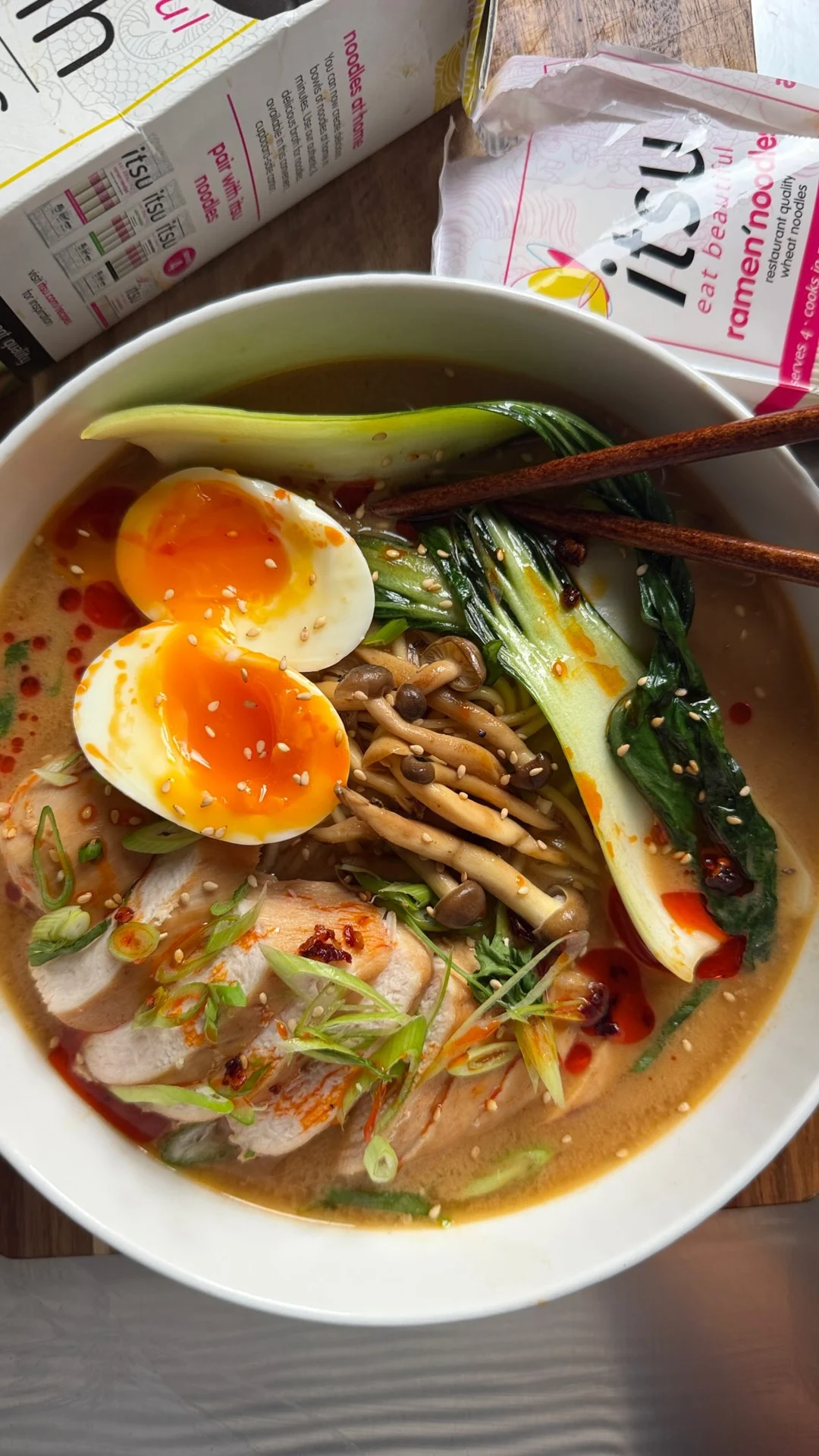 Sesame chicken ramen with itsu broth and noodles